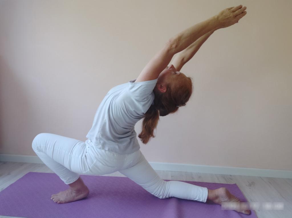 Yoga-Haende-oben-y1