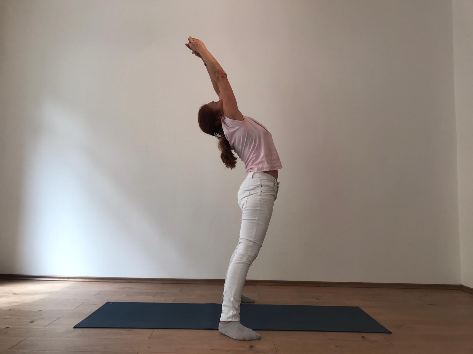 Yoga-Uebung-des-Monats-Figur-3b